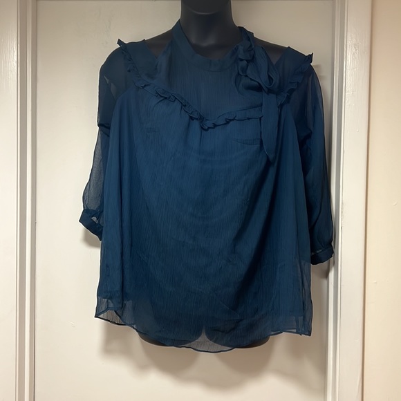 Plus size blouse - Picture 4 of 5